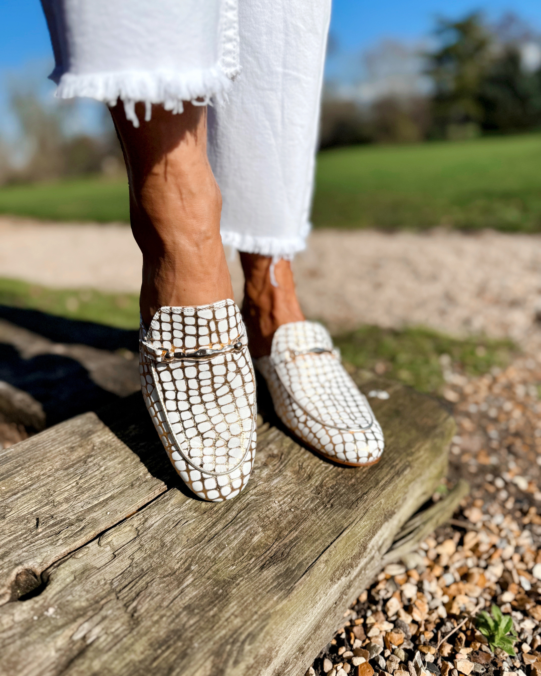 Gold & White Mule