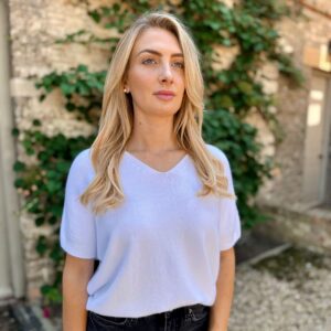 white v neck short sleeved knit